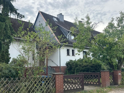 Gepflegte Doppelhaushälfte mit schönem Südgarten in Isernhagen Süd, 30657 Hannover, Doppelhaushälfte