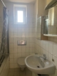 Badezimmer - Mehrfamilienhaus mit Werkstatt in Neustadt am Rügenberge