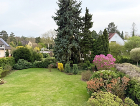 Doppelhaushälfte mit traumhaftem Garten und Garage in Isernhagen Süd, 30657 Hannover, Doppelhaushälfte