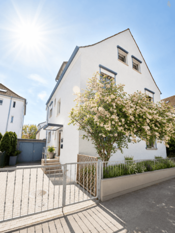 Kapitalanlage_ 3 Familien-Stadthaus-zentrale Lage in Ludwigsburg, 71636 Ludwigsburg, Mehrfamilienhaus