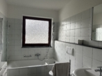 Tageslicht Badezimmer - Schöne 2 Zimmer Wohnung mit Balkon in Alt-Garbsen zu vermieten