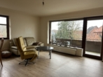 Helles Wohnzimmer mit Balkon - Schöne 2 Zimmer Wohnung mit Balkon in Alt-Garbsen zu vermieten