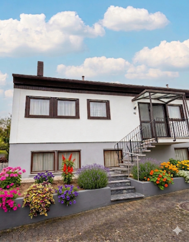 Einfamilienhaus mit Souterrain in Vaihingen an der Enz-direkt an der Natur, 71634 Ludwigsburg, Einfamilienhaus