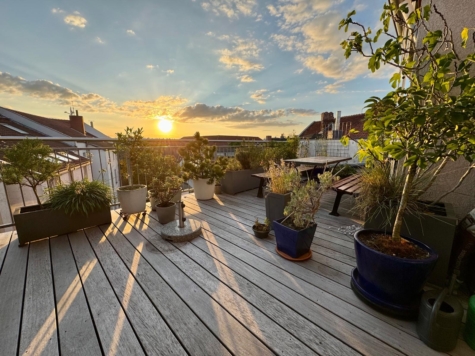 Traumhafte 4 Zimmer Dachgeschosswohnung mit Dachterrasse in Toplage am Lindener Marktplatz, 30449 Hannover, Maisonettewohnung