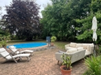 Großzügiger Garten mit Pool und Sitzplätzen - Liebevolles Einfamilienhaus mit großzügigem Grundstück in Isernhagen K.B.