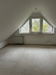 Ausgebautes Dachgeschoss - Bemerode-Reihenendhaus mit sonnigem Garten, vollunterkellert und mit Garage