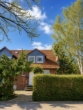 Außenansicht - Familienfreundliches Reihenendhaus mit Garten und Garage in Bemerode